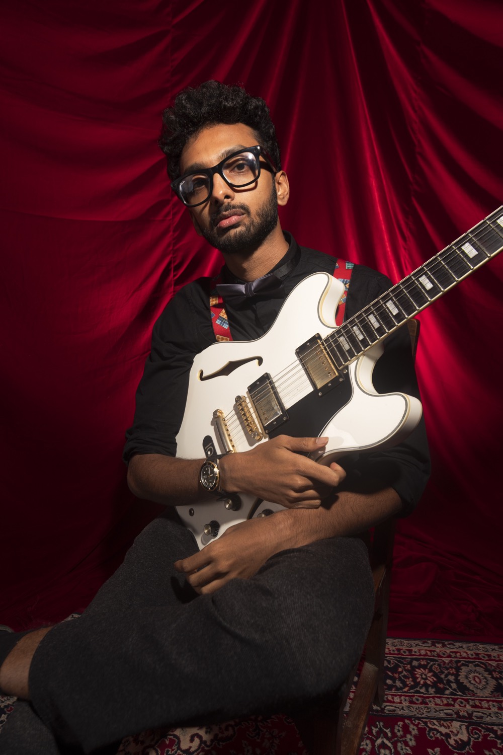 Strangeloop with his guitar